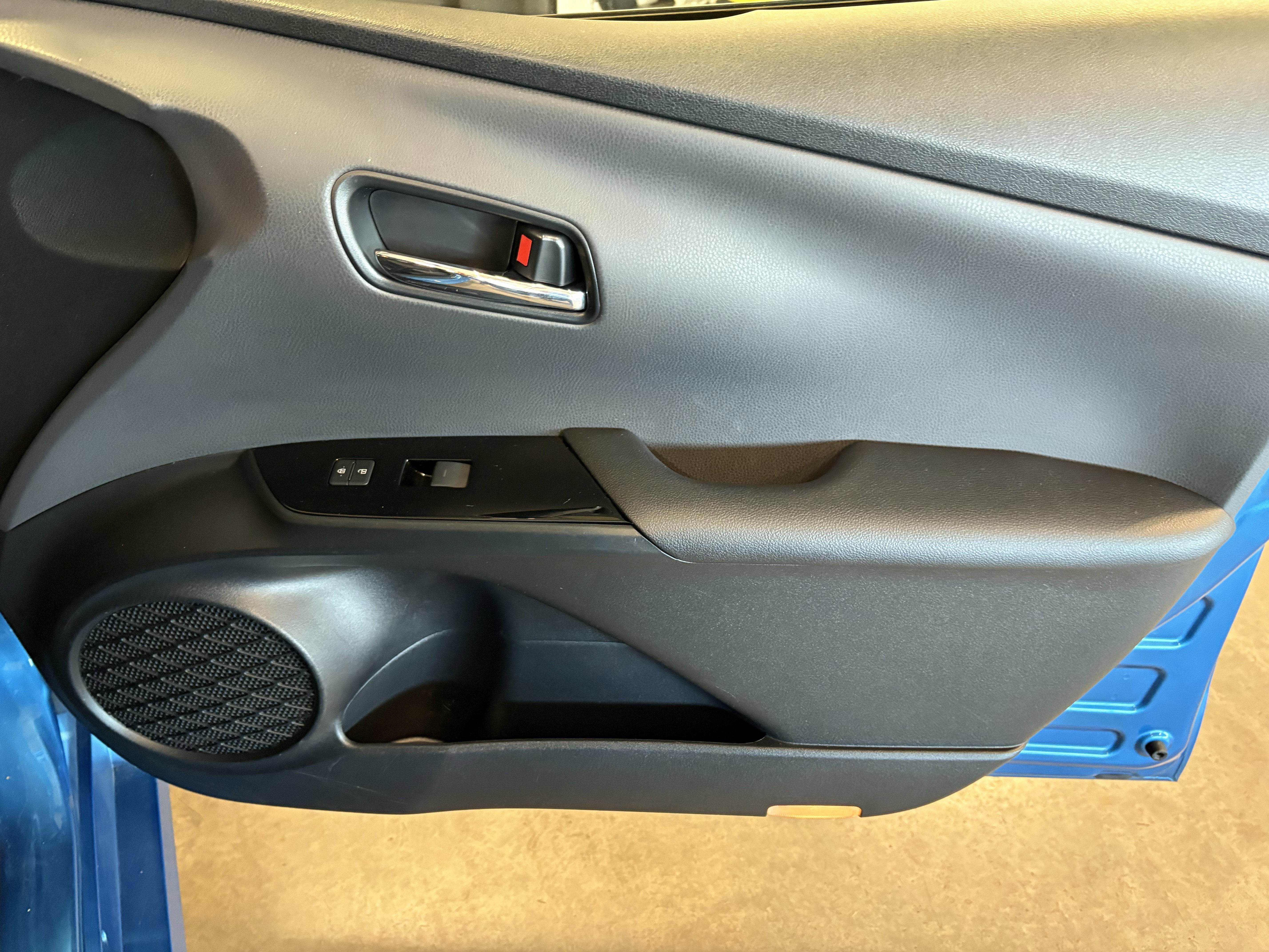 2019 Toyota Prius L Eco FWD