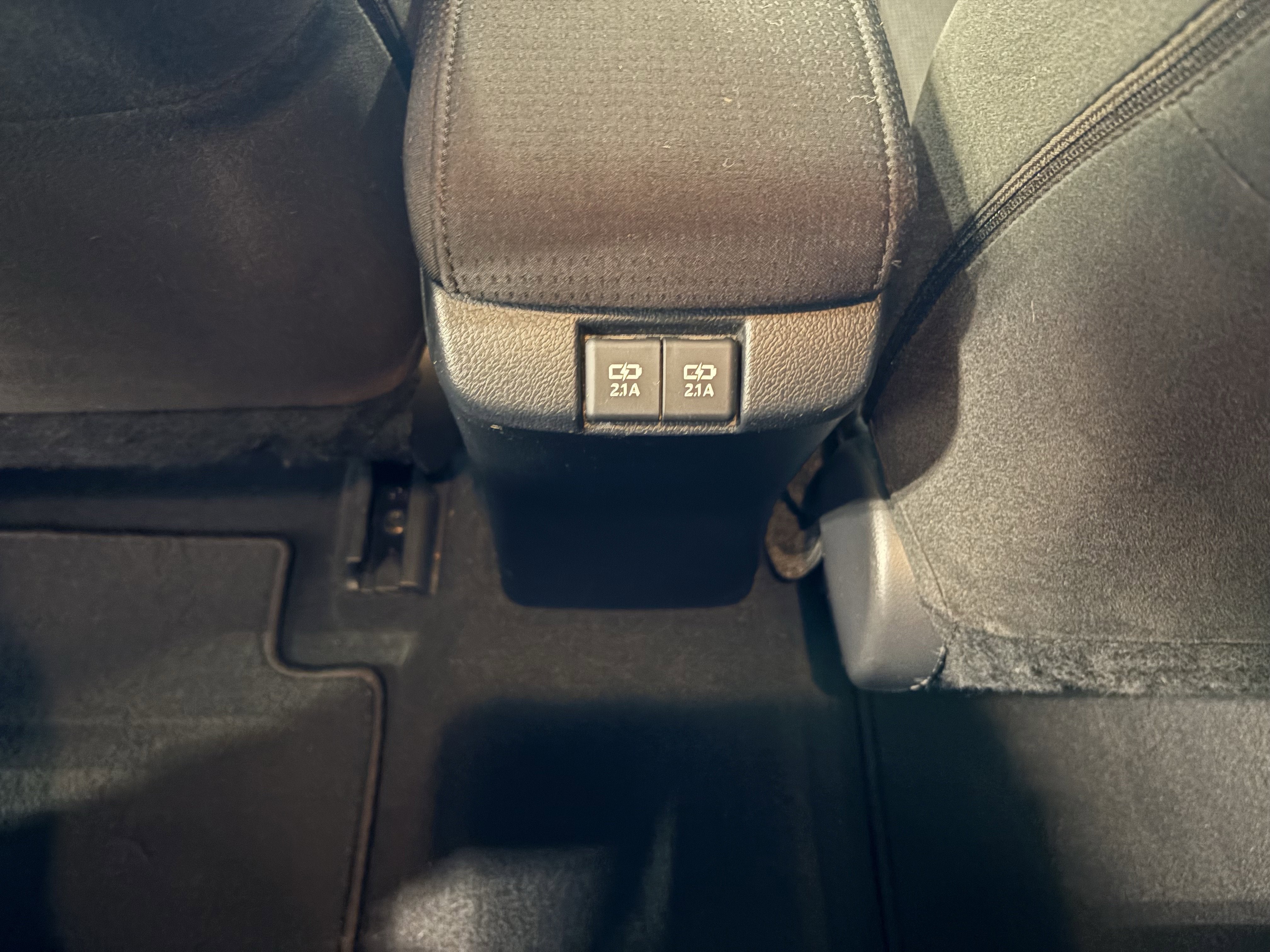 2019 Toyota Prius L Eco FWD