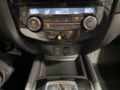 2017 Nissan Rogue SV FWD