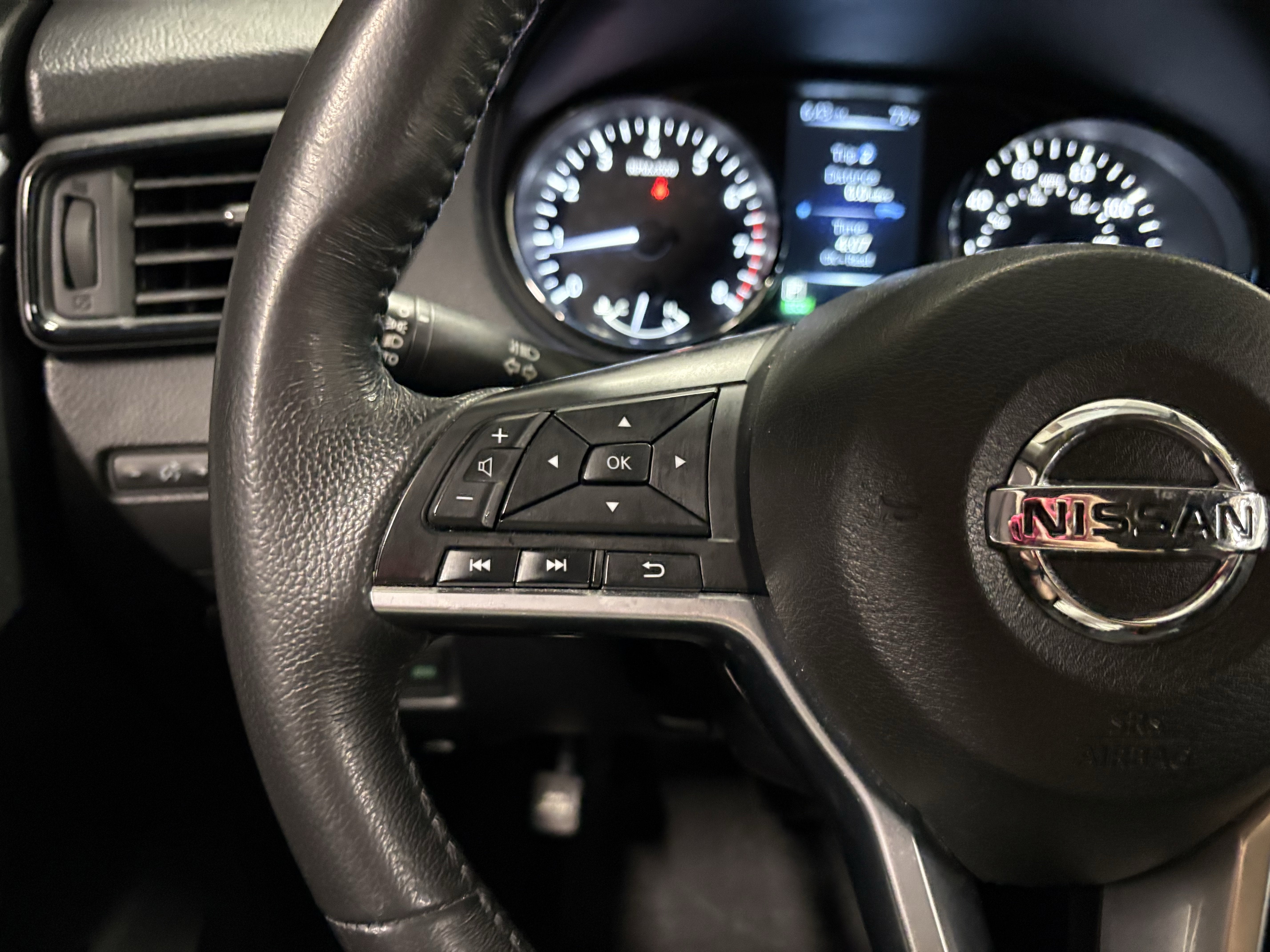 2017 Nissan Rogue SV FWD