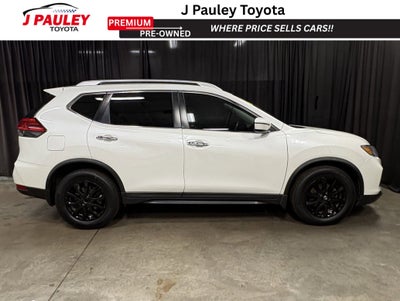 2017 Nissan Rogue SV FWD