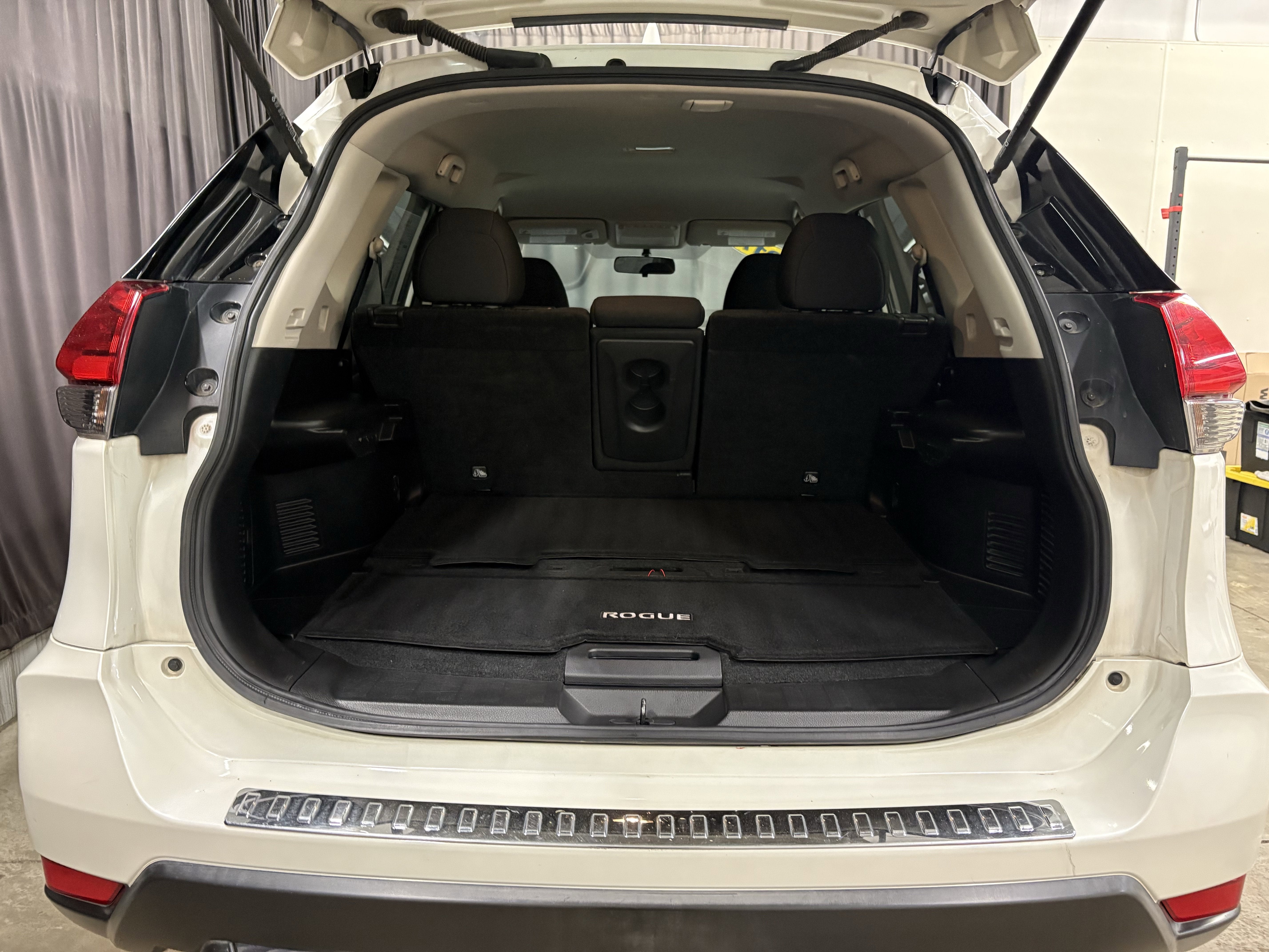 2017 Nissan Rogue SV FWD