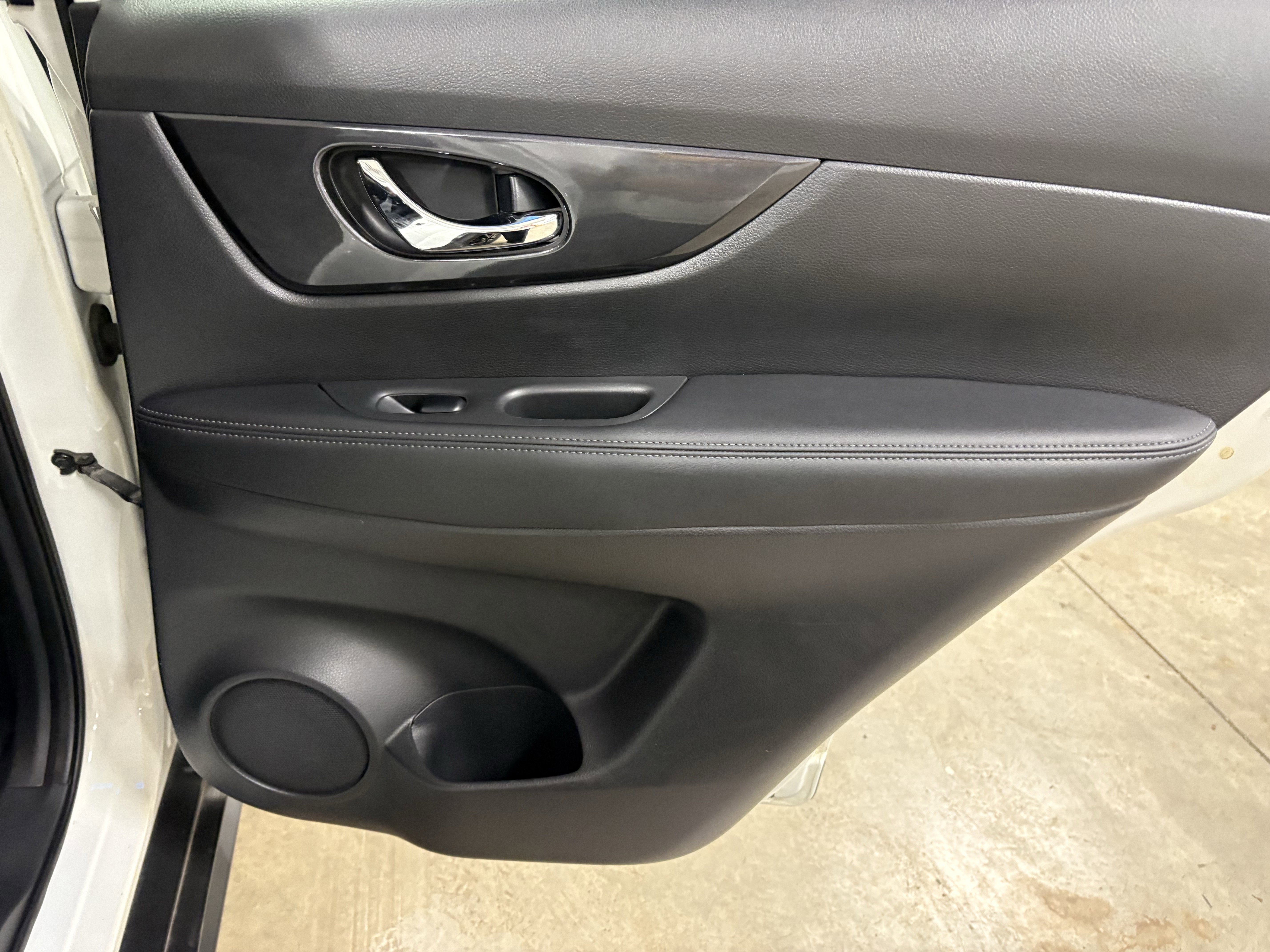 2017 Nissan Rogue SV FWD