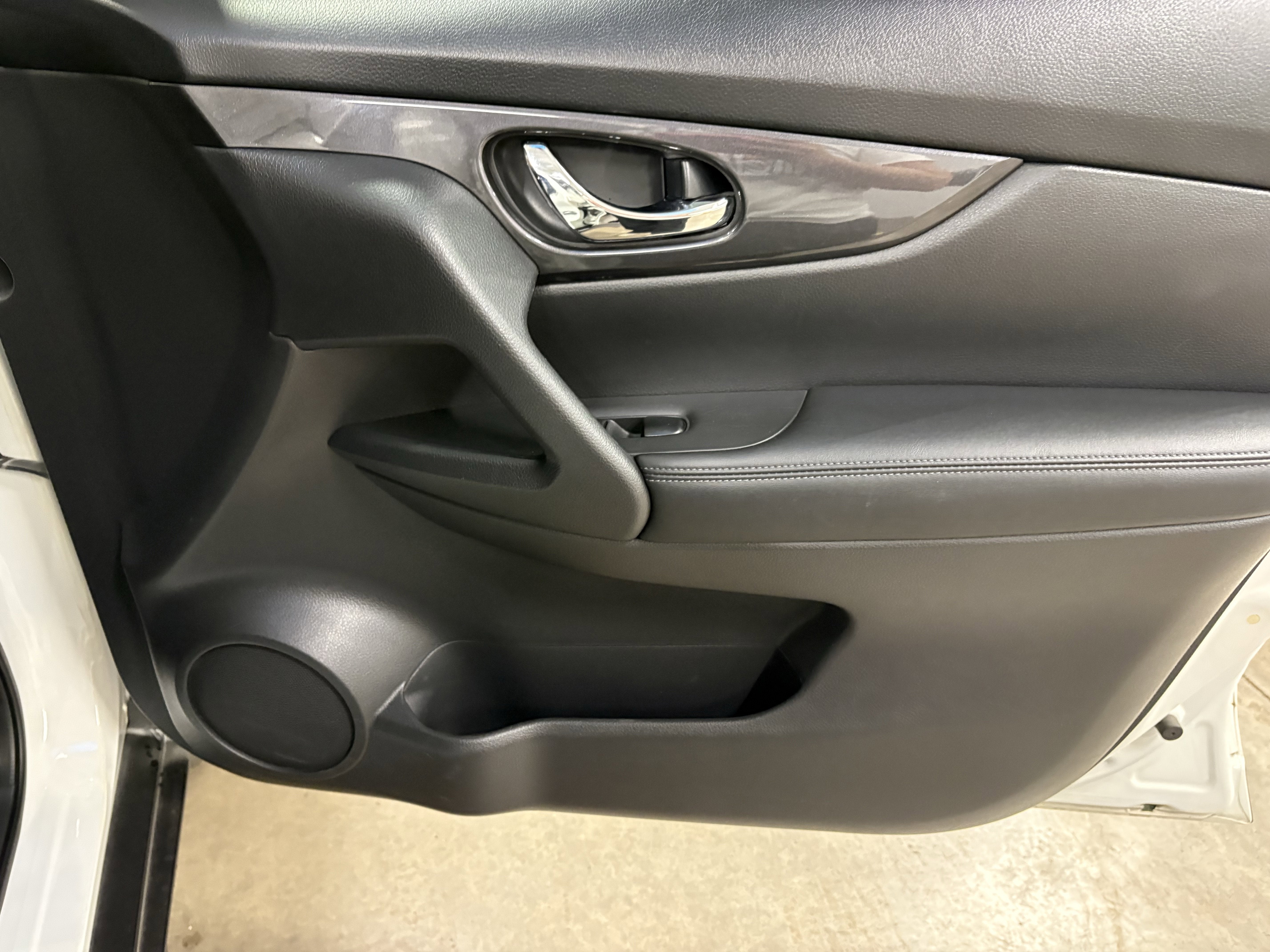 2017 Nissan Rogue SV FWD