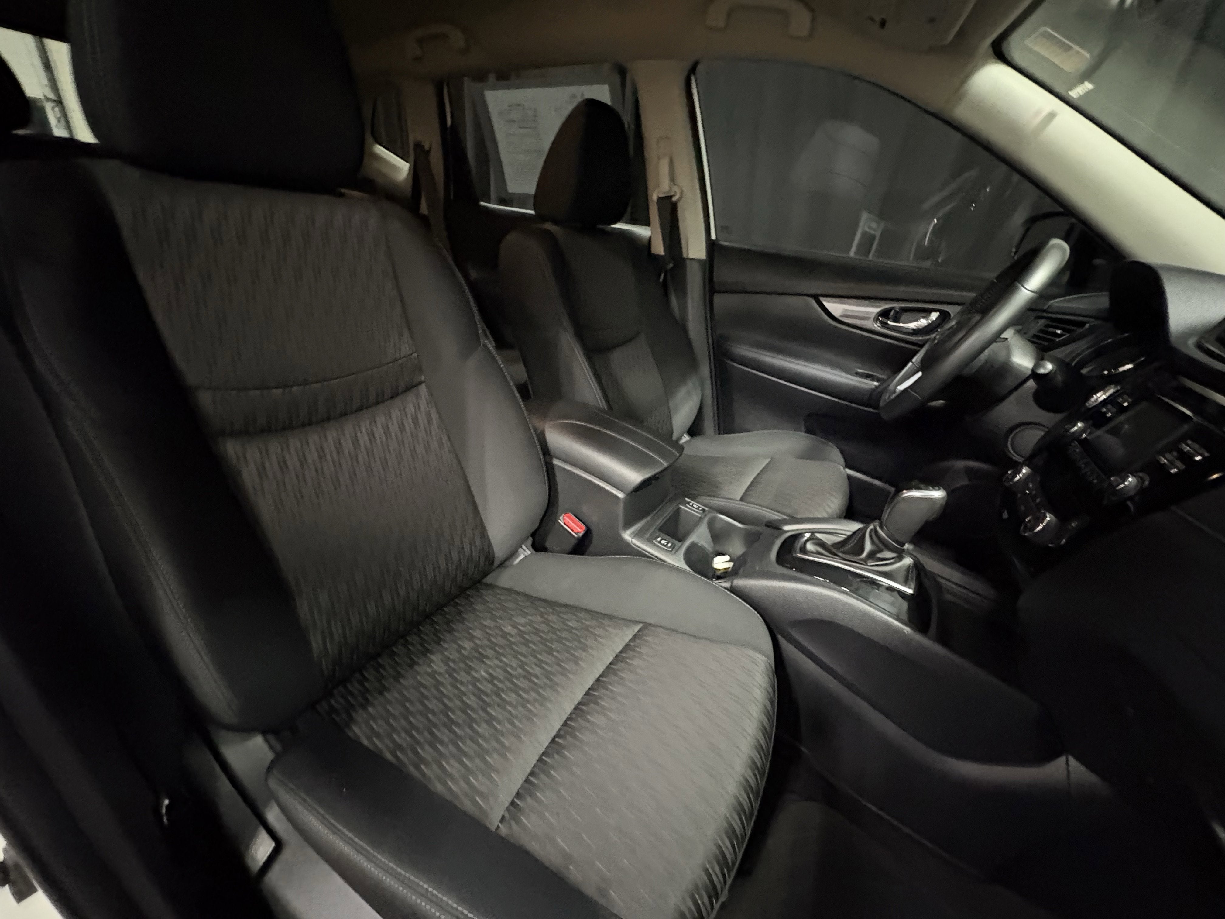 2017 Nissan Rogue SV FWD