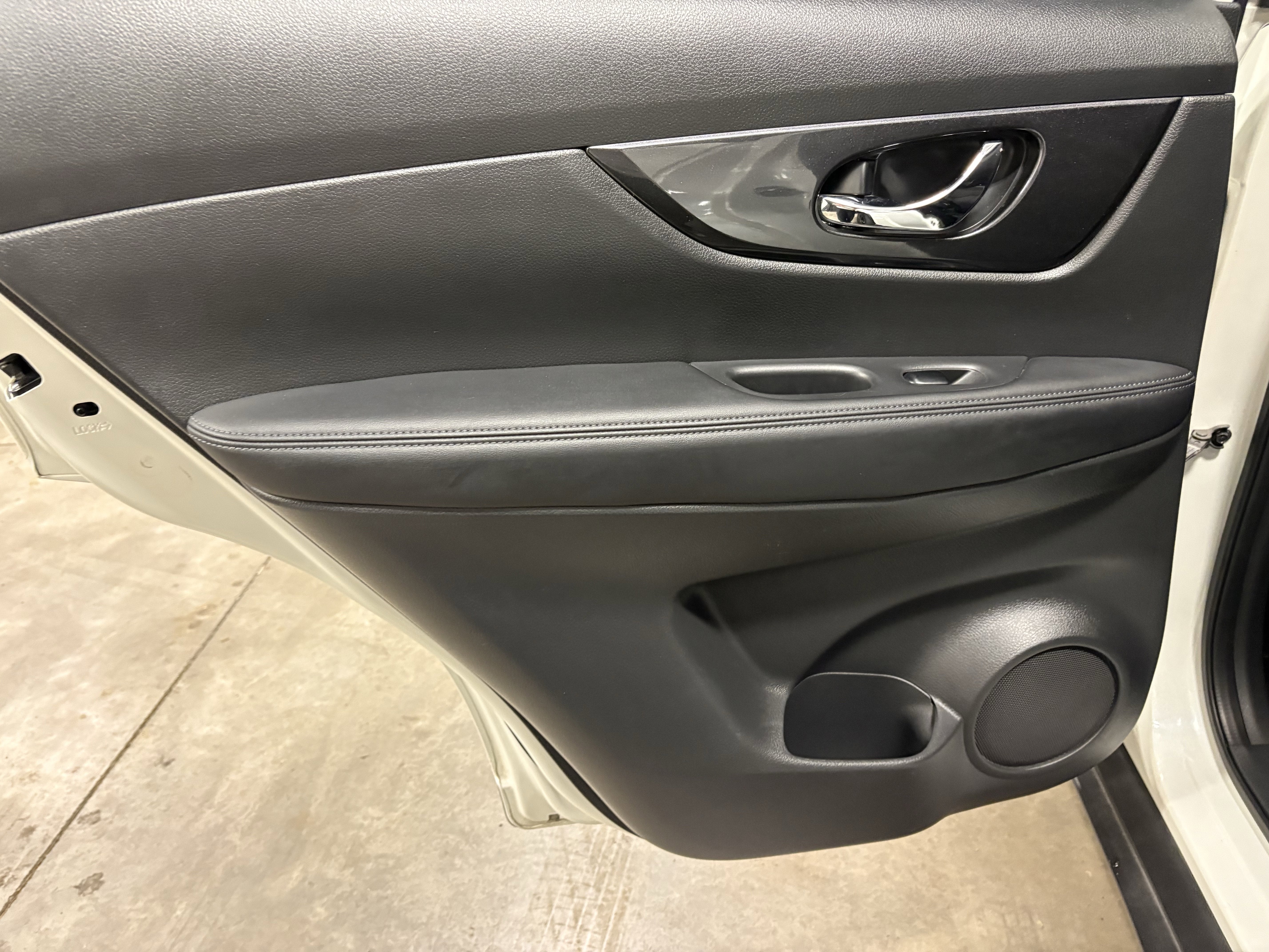 2017 Nissan Rogue SV FWD