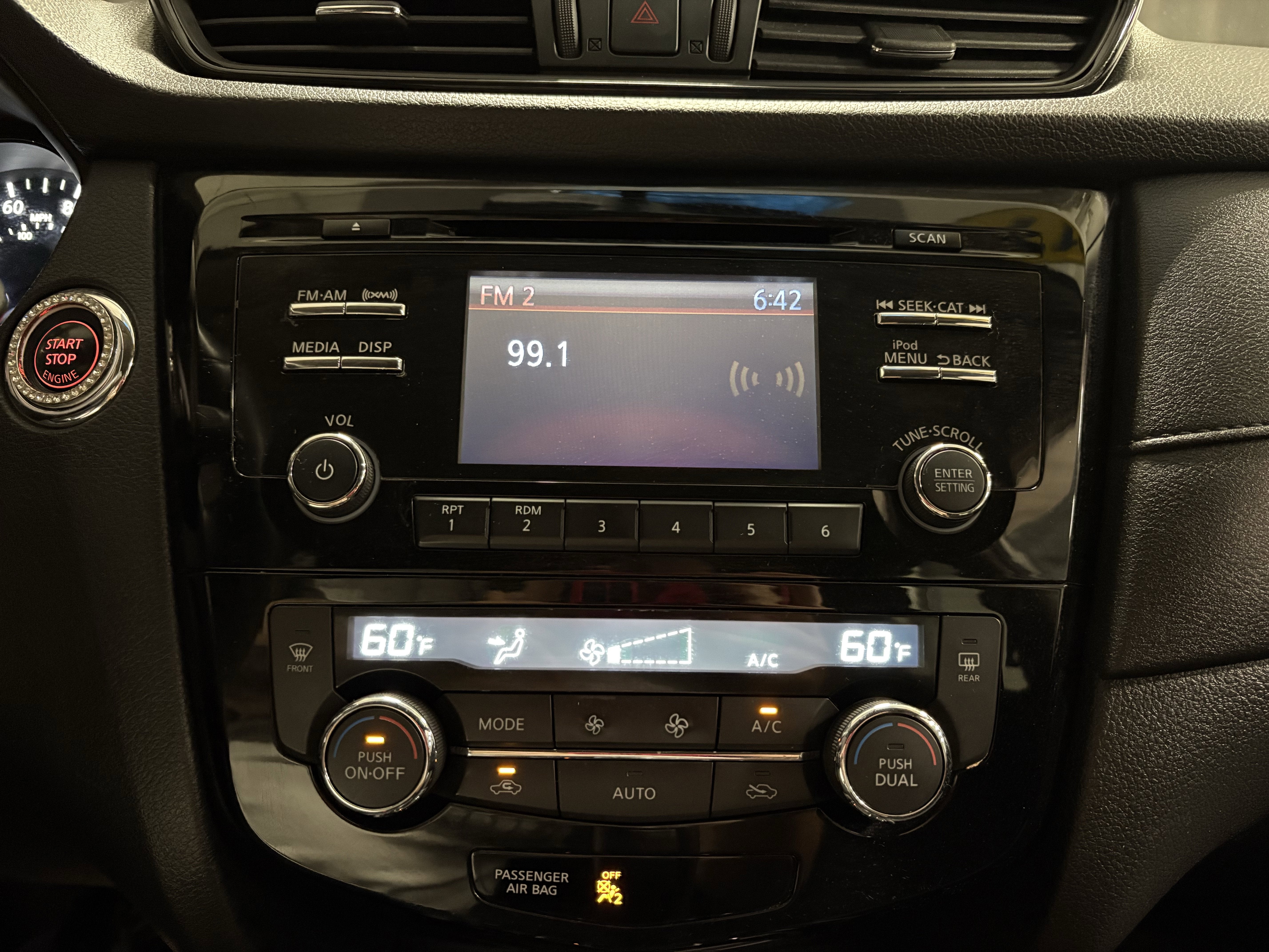 2017 Nissan Rogue SV FWD